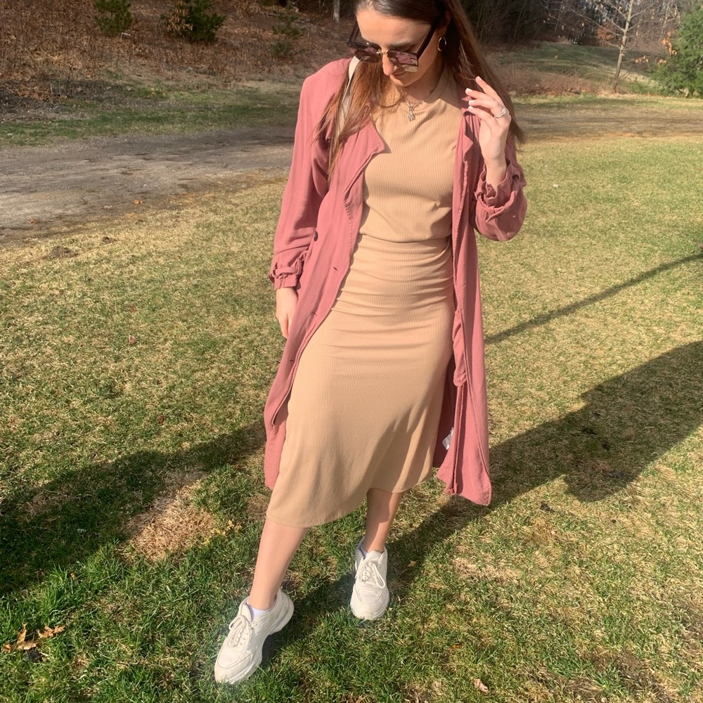 Pink Duster - Picture 3 of 3